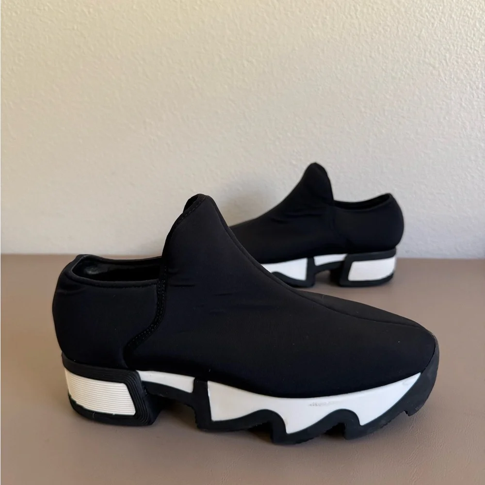 iRi NYC WES I Black Outline Low Top‎ chunky Sneaker Women’s Sz 7.5